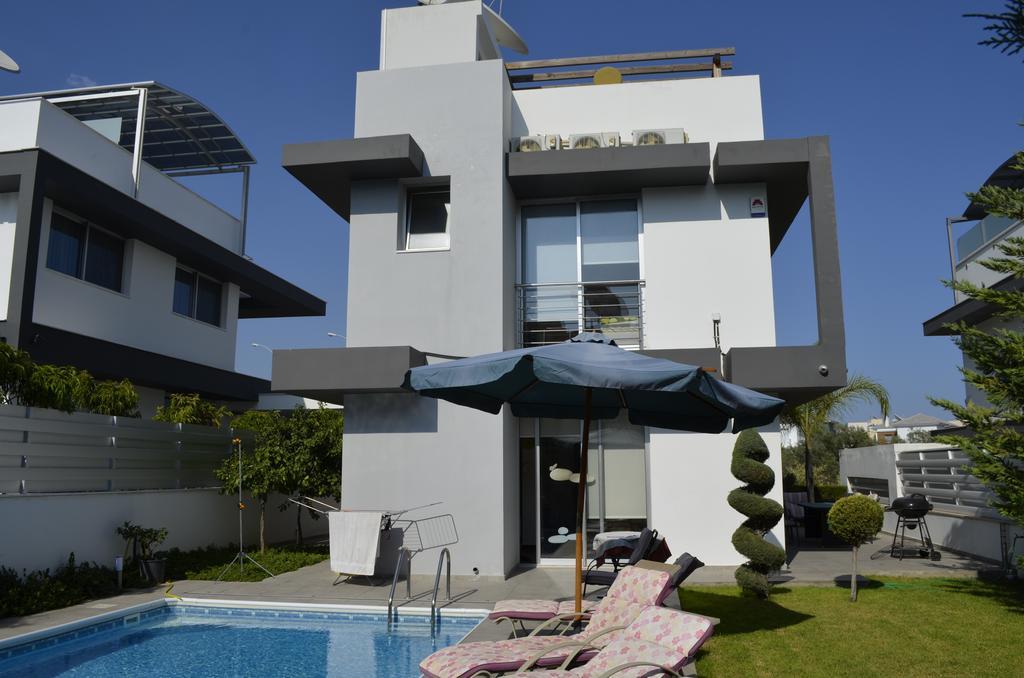 Fleur De Mer Villa In Hi-Tech Style Limassol Phòng bức ảnh